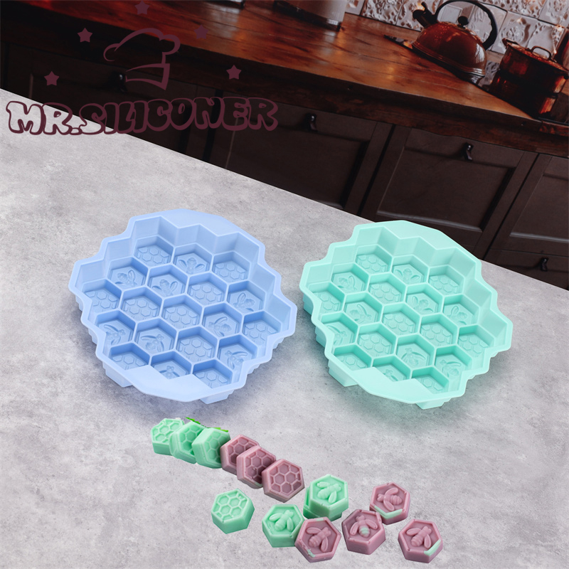 Silicone 19 Mobile Bee Honeyco - Soap Making Kit のレビューと価格